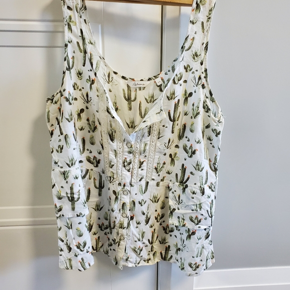 Sleevles top - Picture 1 of 5